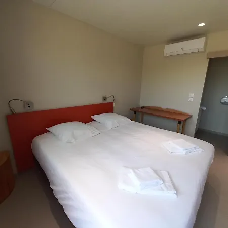 La Croix De Mille Hotel 2*